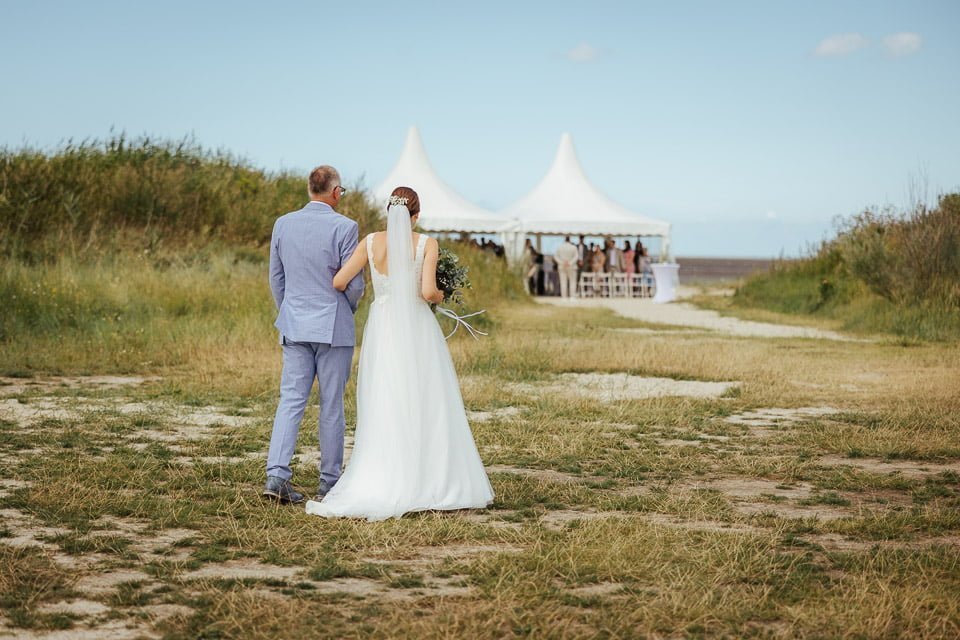 Hochzeitspaar am Strand in Hooksiel