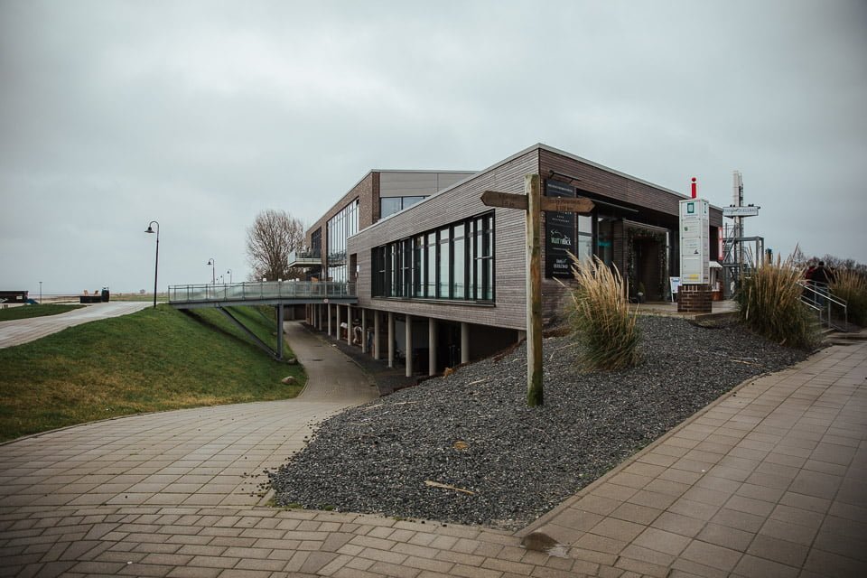 Weltnaturerbeportal in Dangast von außen