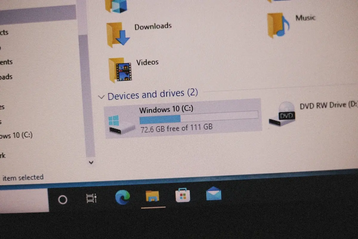 Windows Explorer mit Cloud-Speicher und Festplatte – Hochzeitsfotos sichern
