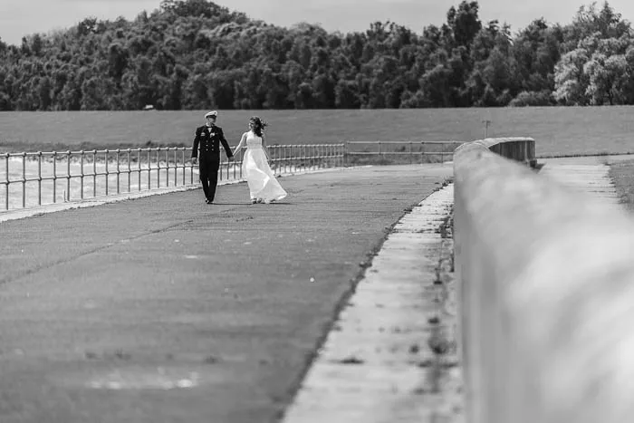 Hochzeitspaar an der Alten Mole - Foto 1