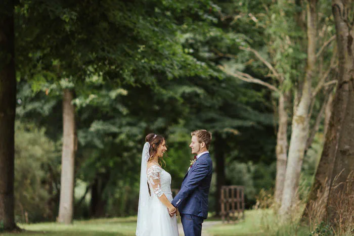 Hochzeitspaar auf Burg Kniphausen - Foto 8