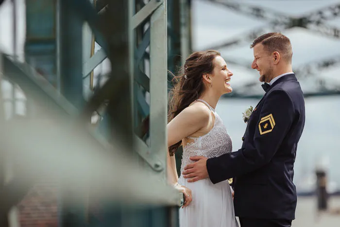 Hochzeitspaar an der Nassaubrücke - Foto 2